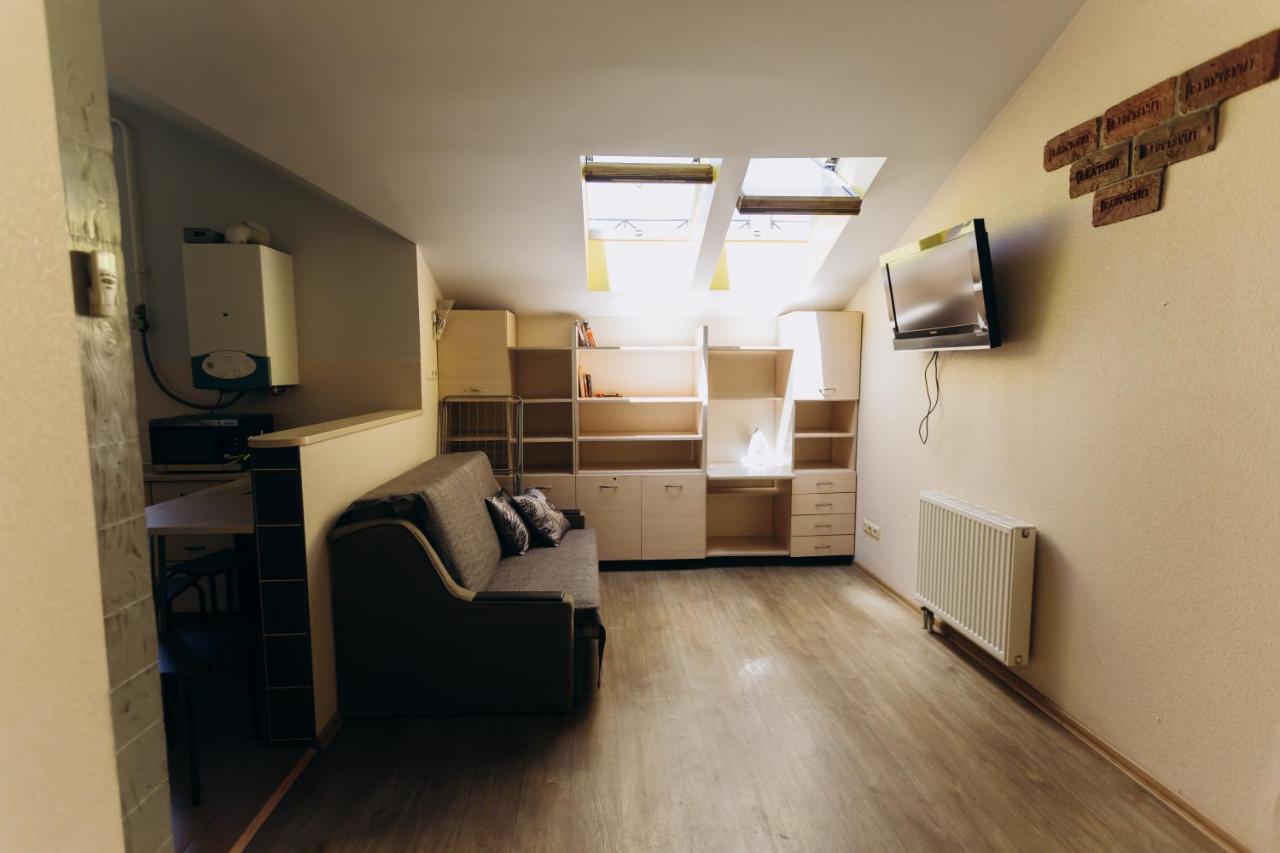 Затишні Apartments Біля Жд Вокзалу Iwano-Frankiwsk Exterior foto