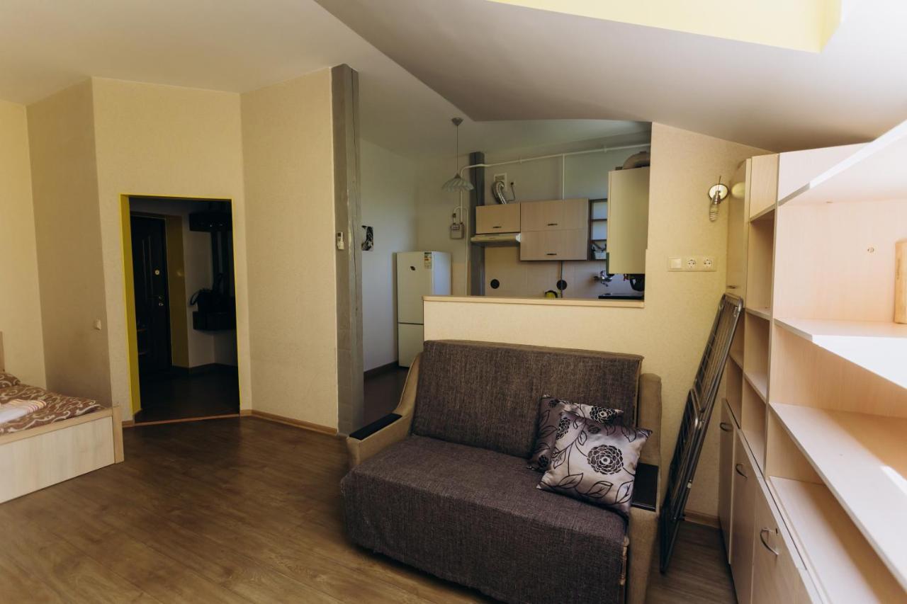 Затишні Apartments Біля Жд Вокзалу Iwano-Frankiwsk Exterior foto