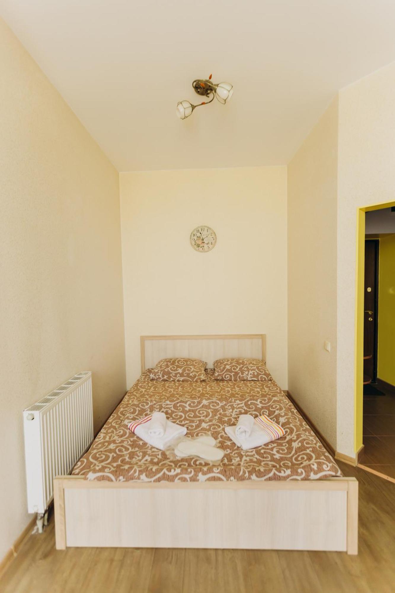Затишні Apartments Біля Жд Вокзалу Iwano-Frankiwsk Exterior foto