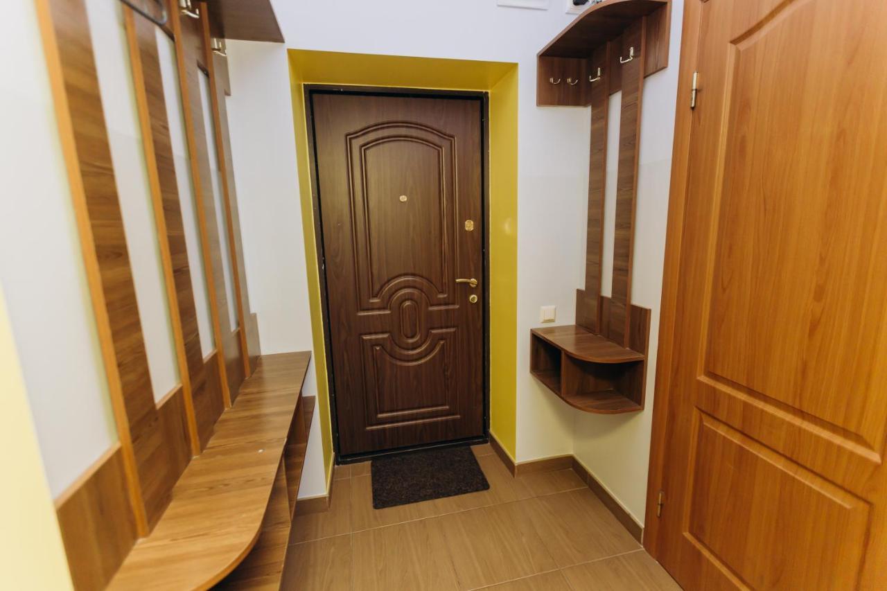 Затишні Apartments Біля Жд Вокзалу Iwano-Frankiwsk Exterior foto